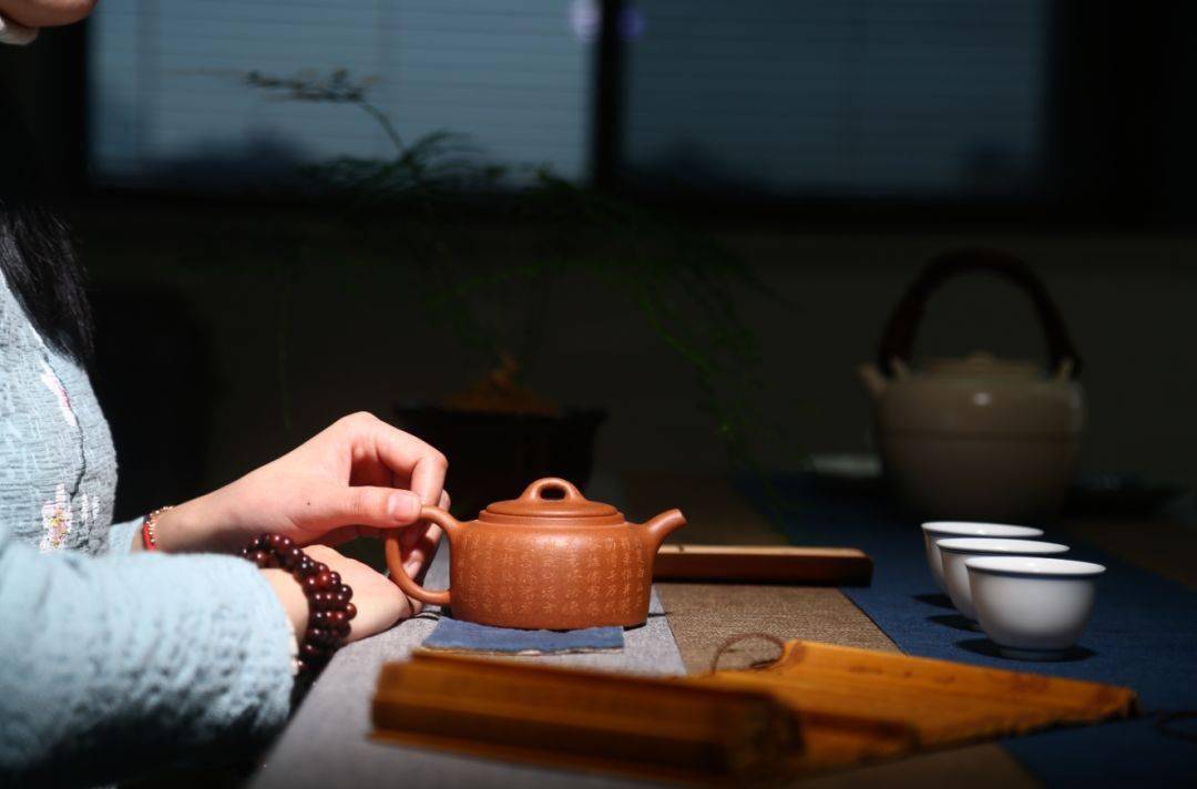 喝茶也能聚集更多朋友,一起谈天说地,品茶论道,心情自然变好.