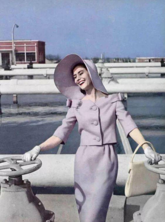 配饰|60年前的穿衣灵感,太实用