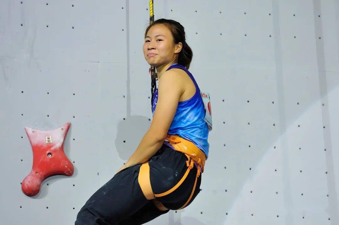 女子攀岩速度赛世界纪录_赛达尔传说荒野之息攀岩套装_速度攀岩视频