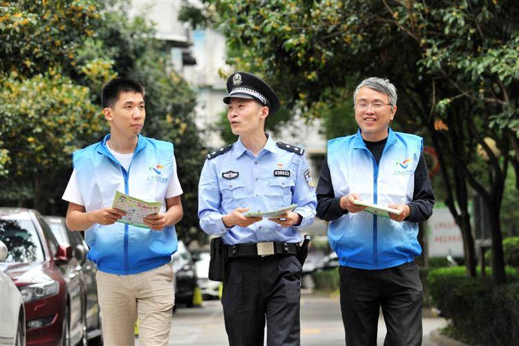 半年上门40余次|警队里有位“青少年问题专家”-上海政法综治