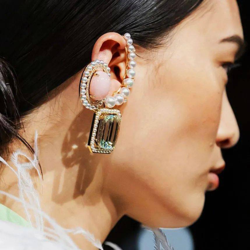 配饰|拉风派vs精致派?你pick哪一种配饰style?