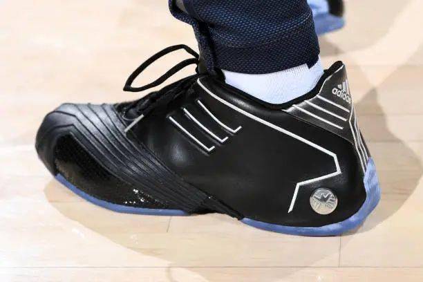 Waffle|侃鞋丨阿迪达斯的2020：惨痛之下，仍有光芒