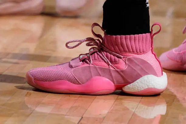 Waffle|侃鞋丨阿迪达斯的2020：惨痛之下，仍有光芒