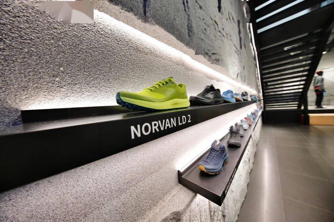 teryx|华丽探店｜兼顾“户外”与“时尚”，Arc'teryx 始祖鸟全球最大旗舰店是怎么做到的？