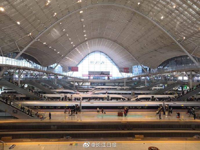 武铁迎来返程高峰客流,10月7日将加开列车148列