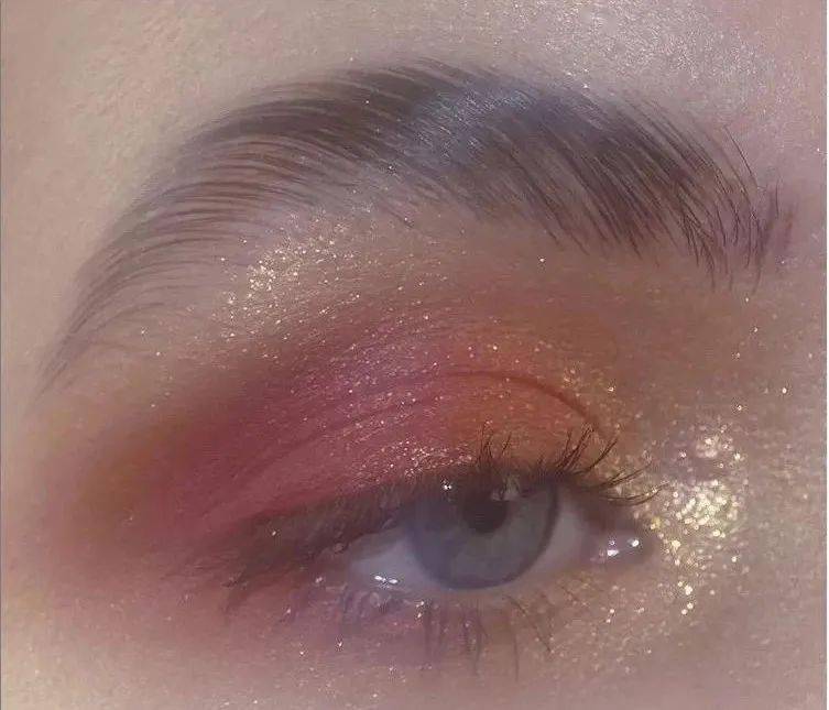 照片|学会撞色妆，待在家里也能拍出获赞无数的照片