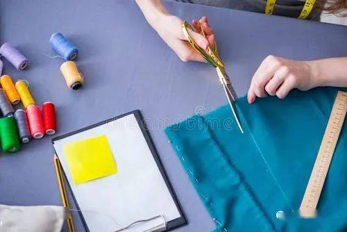 自学|做衣服可以无师自通吗？该如何自学缝纫呢？