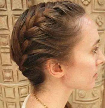 发型|2款让人看起来非常唯美的发型，中长发柔美编发！