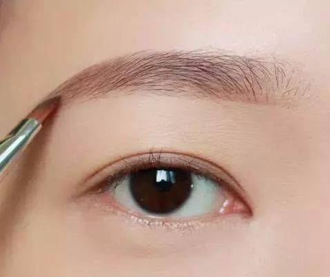 眼影|这么水灵的韩系妆容，这么化最简单~