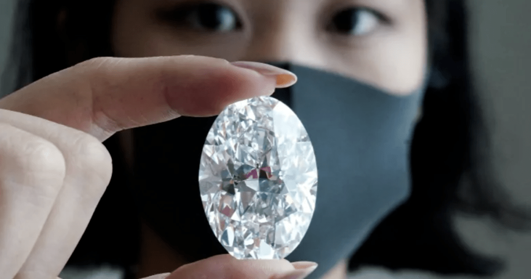 克拉|举世罕见的钻石被富豪爸爸亿元买走，送给了女儿