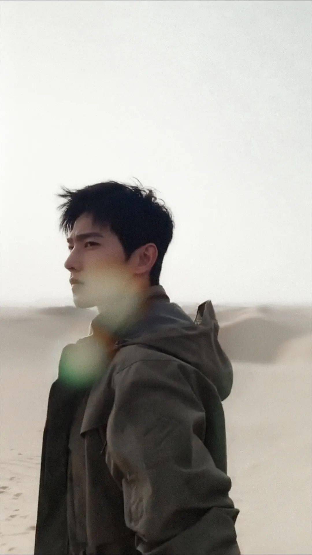 沙漠中的于途,杨洋的侧颜杀来一波