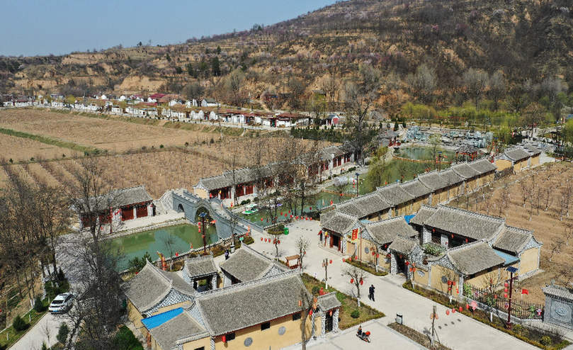 甘肃省平凉市泾川县白家村生态乡村旅游景区.新华社记者 陈斌 摄