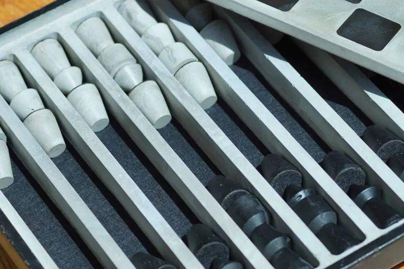 棋子|建筑大师为何都要设计自己风格的国际象棋？