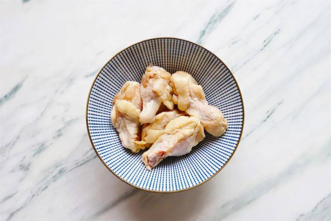 电饭煲鸡翅根要焯水吗 52b3dab9399142dca5d1f72217be8f49.jpeg