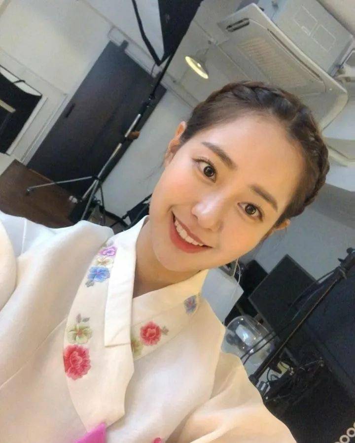 春香|美翻了！23岁撞脸“金泰熙”的她，拿下了韩国选美冠军！