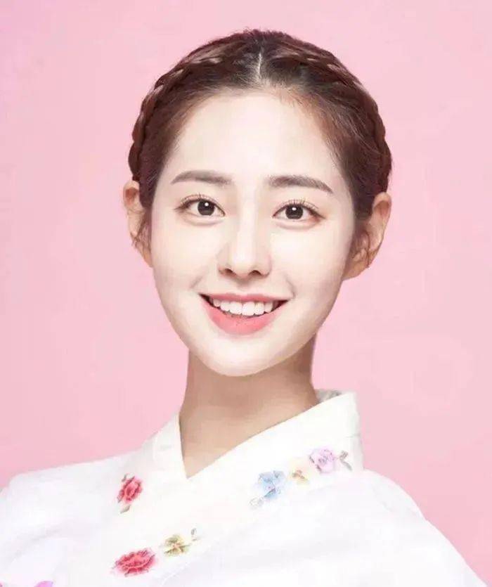 春香|美翻了！23岁撞脸“金泰熙”的她，拿下了韩国选美冠军！