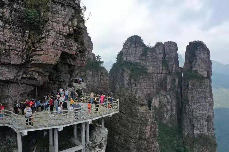 北帝山旅游区位于广西贵港市平南县大鹏镇,地处金秀大瑶山南麓,距离