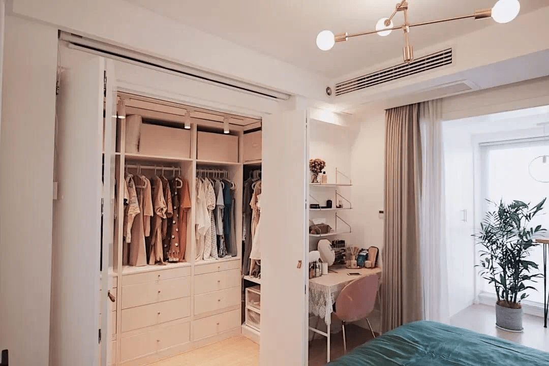 装修设计案例小卧室衣帽间 15cb0b5424154aca82818bac69e49920.png