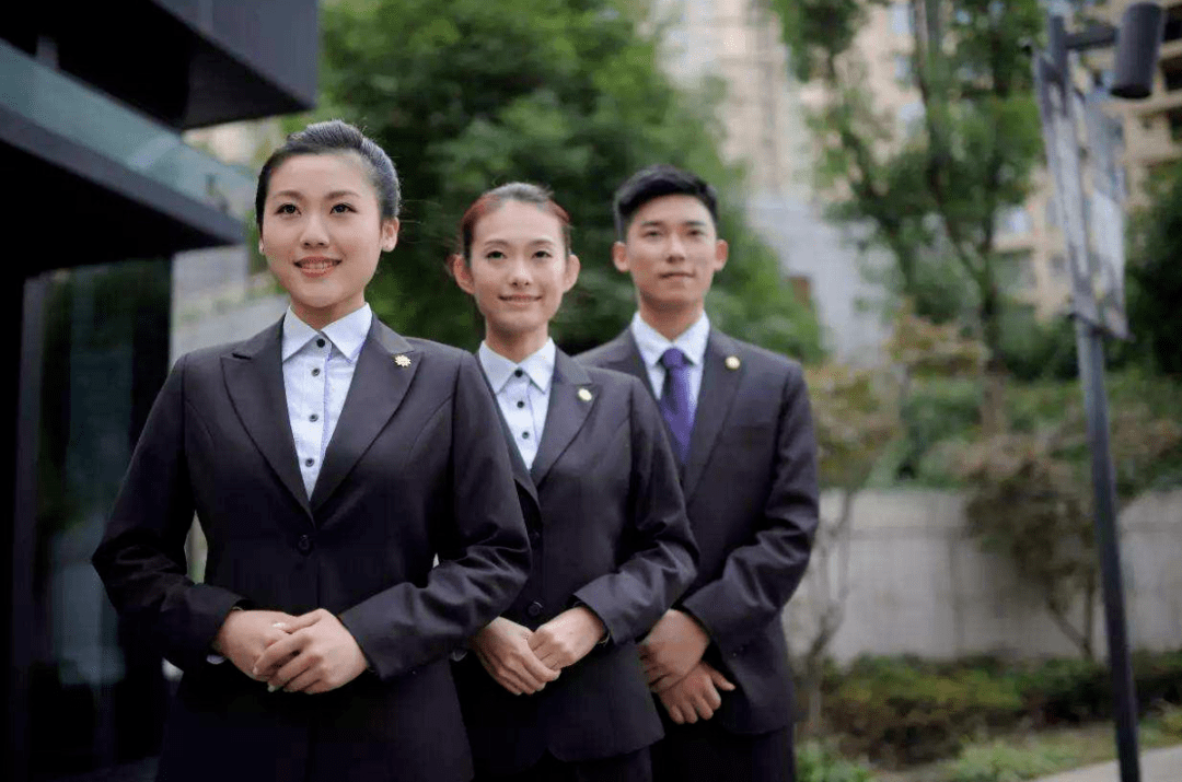 服装|值得物业经理借鉴的“工作服”穿搭技巧，