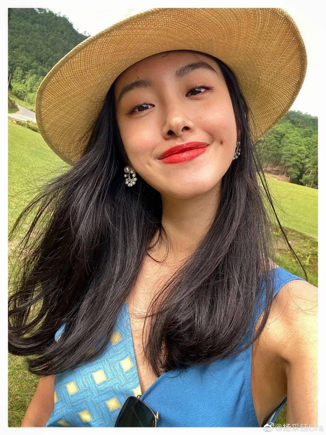 涂越白|美人计 | 肤色越来越健康的杨采钰，告诉你底妆真不用越涂越白