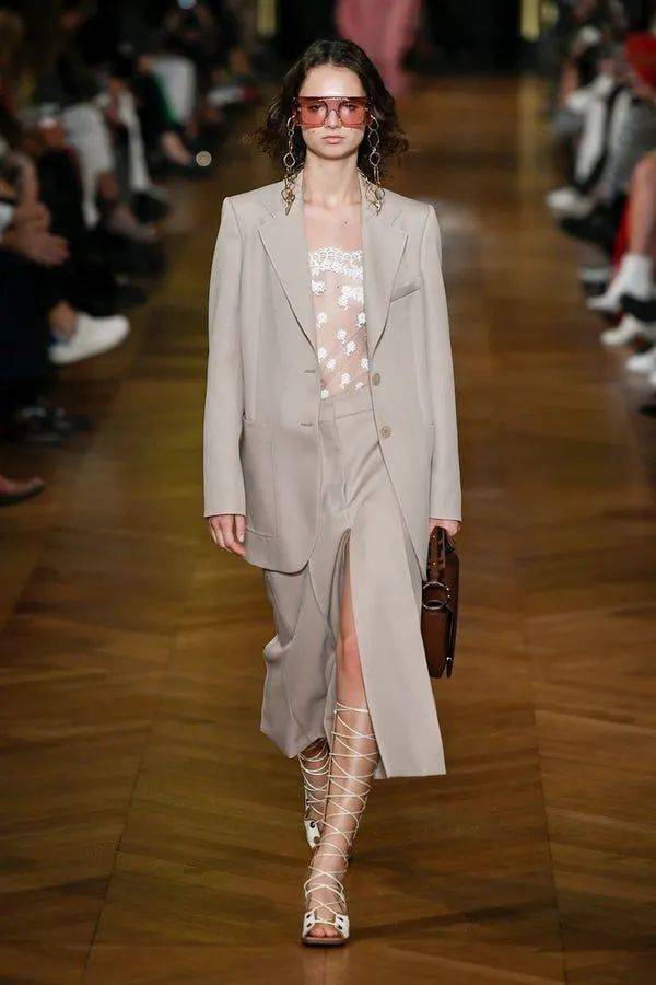 女人|聪明的女人，懂得穿套装