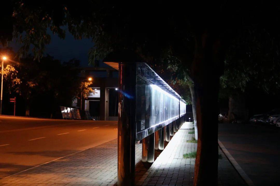 校园夜景 | 华灯初上 漫步通用_路灯