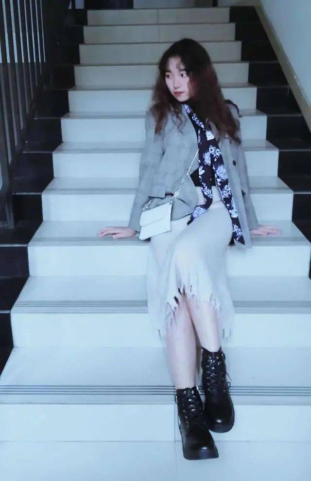 火焰|彝族女孩的火焰红