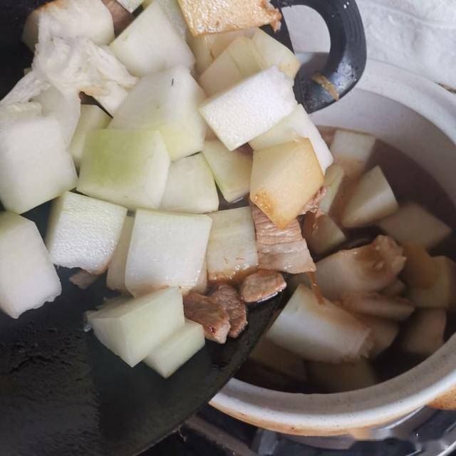 冬瓜|这样简单做一锅，端上桌吃的精光汤也不剩秋后多吃冬瓜