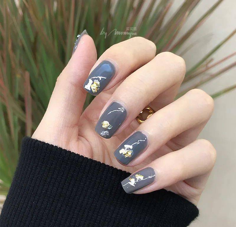 款式|赶紧存图！40款秋冬美甲，显白不挑人！