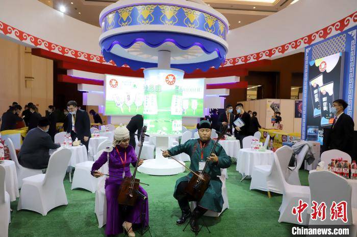 中国冰淇淋展)12日在天津梅江国际