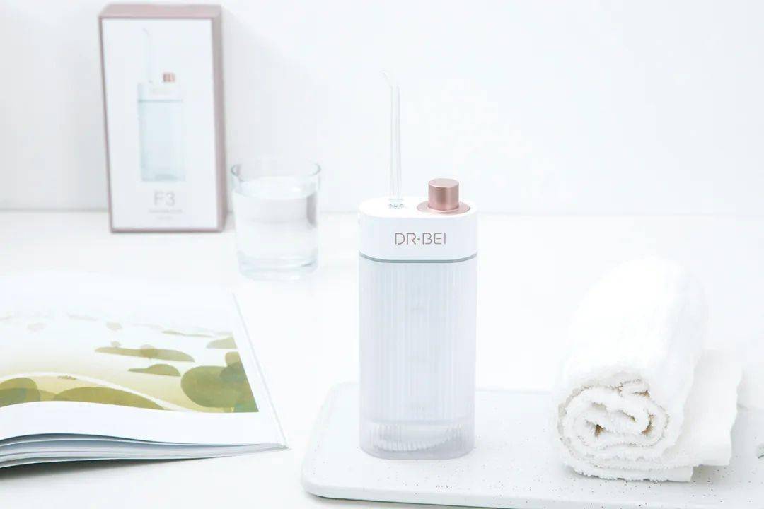 口腔|专业牙医也在用的冲牙器，1秒滋出牙缝残渣，爽！