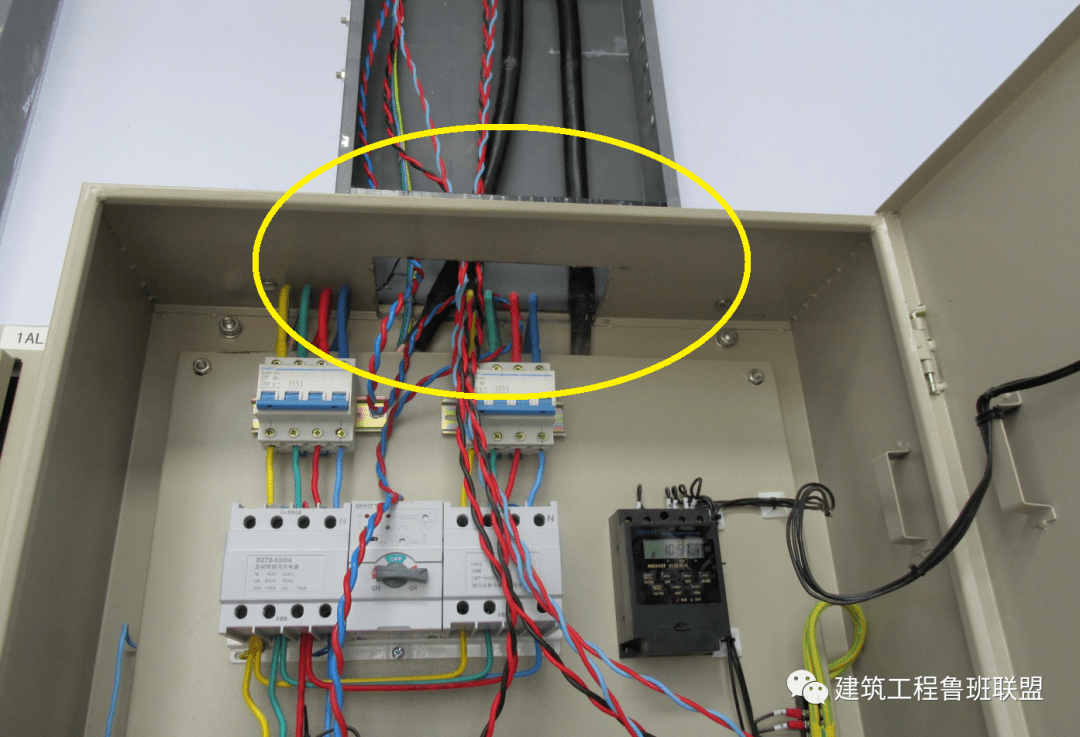 配电箱与桥架连接示例:保护线缆,严密牢靠_手机搜狐网