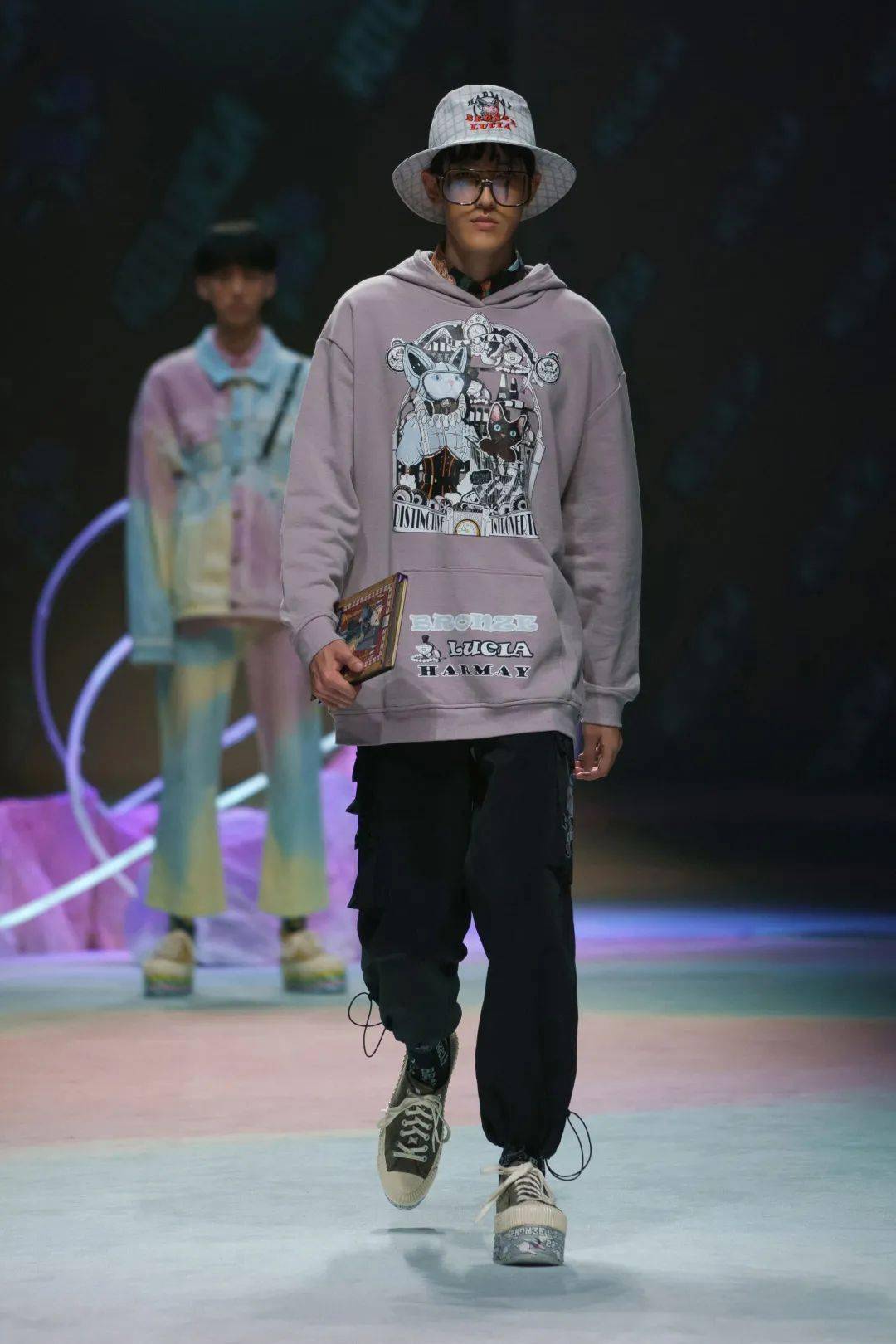 陆玺娅|不愧是你！本季最“拼”的设计师品牌～