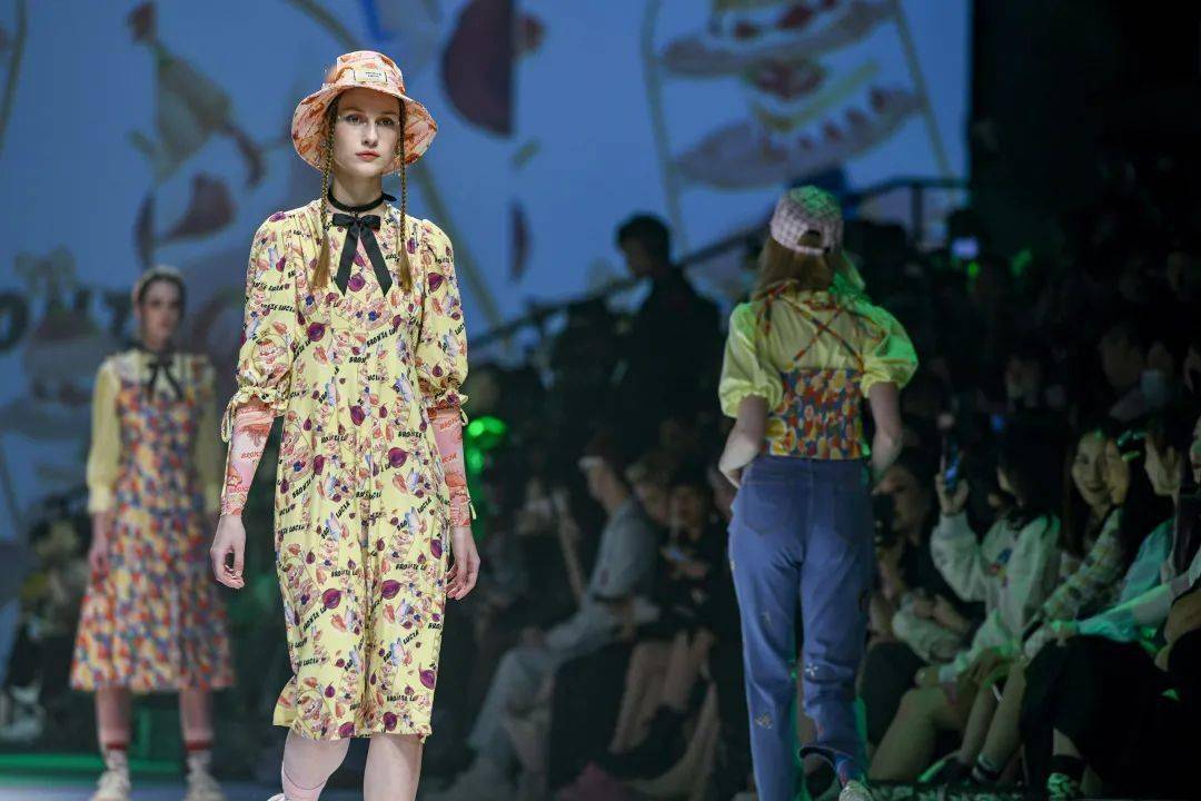 陆玺娅|不愧是你！本季最“拼”的设计师品牌～