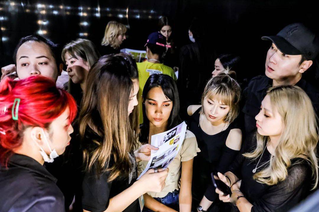 陆玺娅|不愧是你！本季最“拼”的设计师品牌～