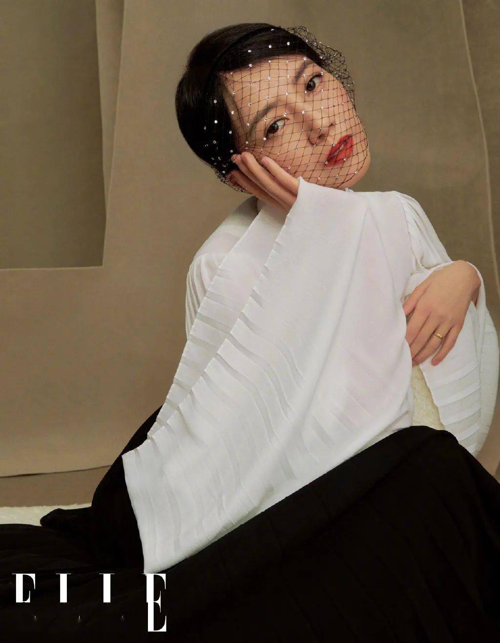 莉莉·柯林斯|你们的女神,高圆圆丨赏色