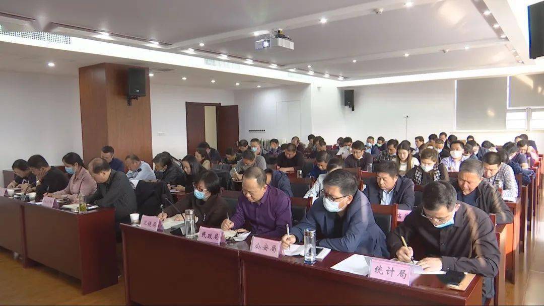 我市开展人口普查入户摸底_人口普查入户摸底图片(3)