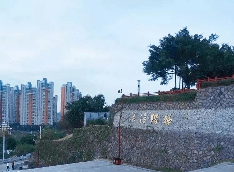遇见我的大学 | 新生入学指南之乐活黎大