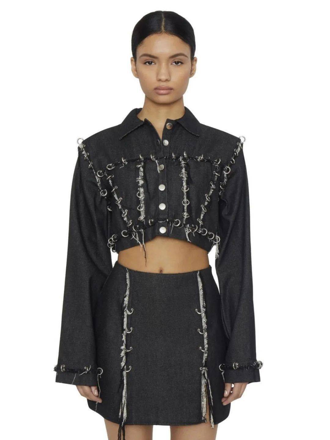 链条|易烊千玺被绑凳子上?时尚圈的链子有点厉害!