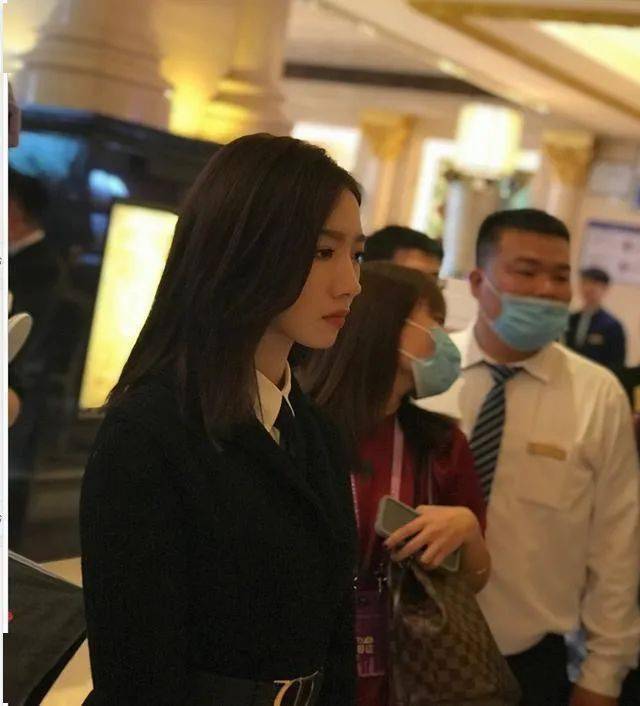 屏障|?孟美岐生图泄密!真实素颜也美炸是怎么做到的?