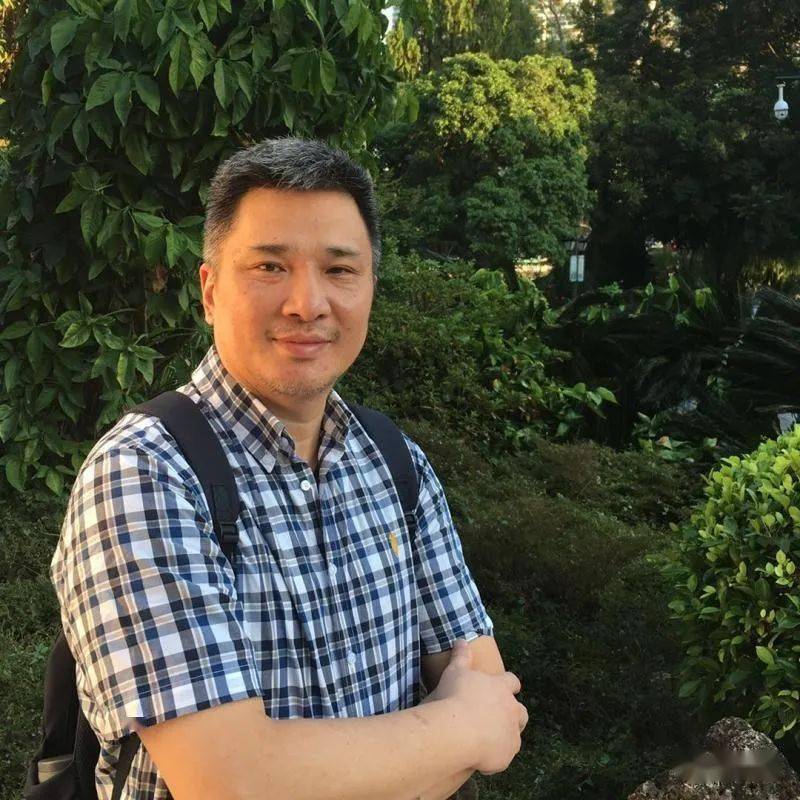 大讲坛 第28期《汪曾祺小说的气氛审美》讲座 作者简介 余岱宗,男