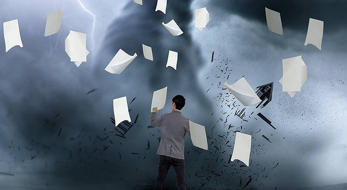 刘婷莉|百亿市值公司董事长离婚，前妻分走15.6亿身家，“校友”助巩固控制权