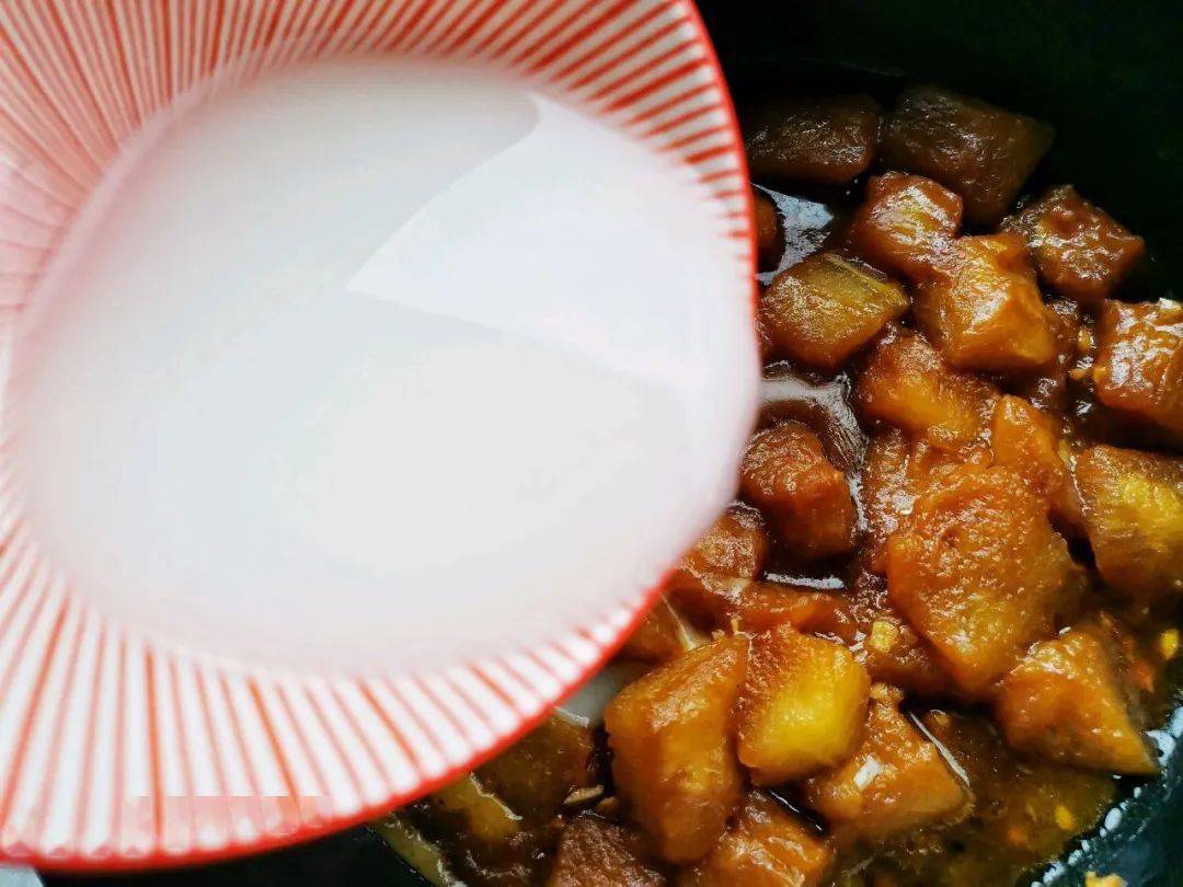 這菜一斤不到3塊錢，做完比肉香，秋冬吃它清腸健脾，我家每周必吃一次！ 熱愛美食 第8张