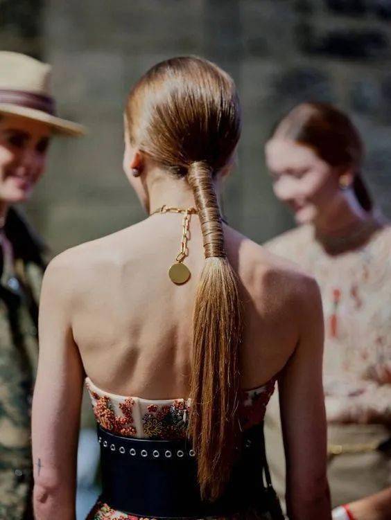 好脸|百搭马尾也有雷区?扎不好脸变得更大!