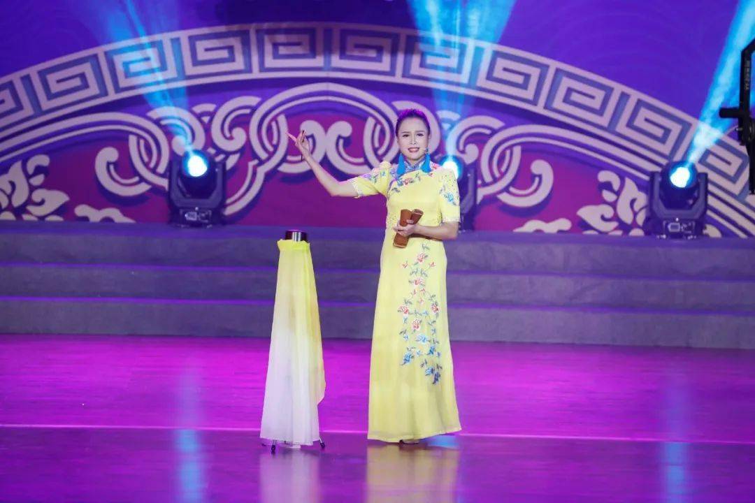 岳池县2020GDP_再见2020你好2021图片(3)