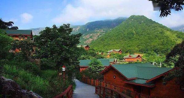服务标准交通:空调旅游专车(大小视人数而定)景点:行程所列景点门票