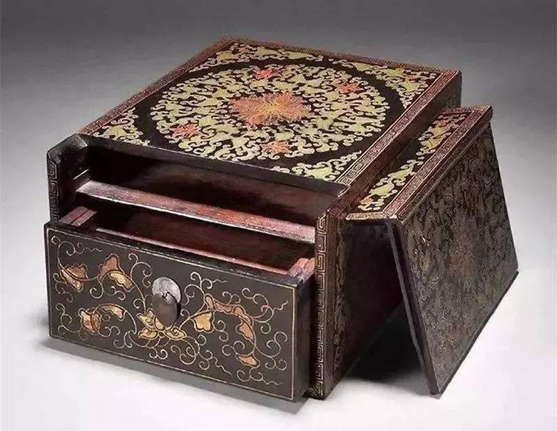 珠宝|有“毒”首饰盒别买！把珠宝都毁的不成样！4招教你买到最合适的首饰盒~