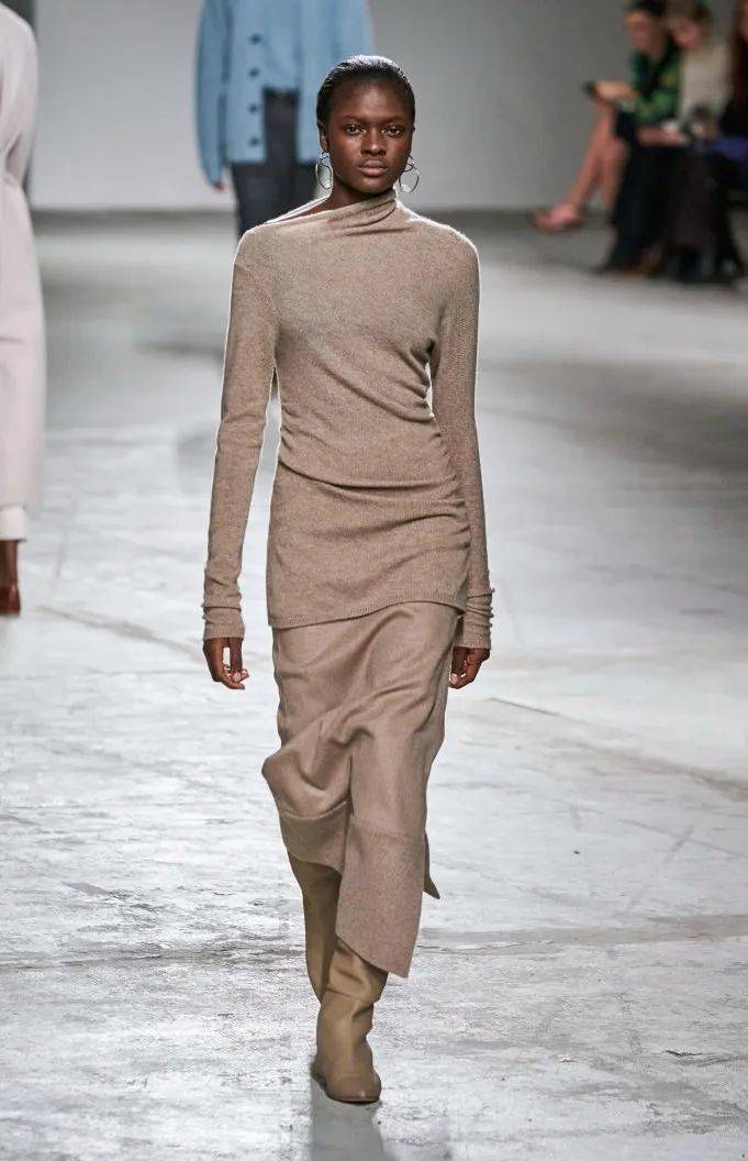 流行色|奶茶可以不喝，但奶茶色一定要拥有！（流行色之裸咖色）