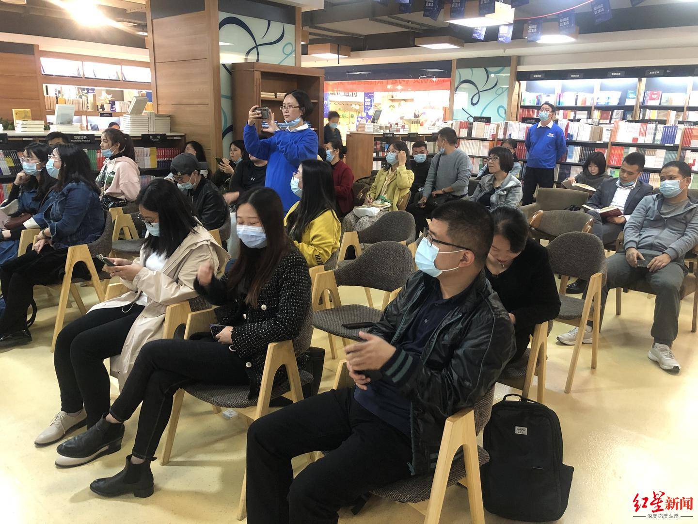 袁庭栋|作家章夫新书《徘徊》与袁庭栋聊“时尚”的历史