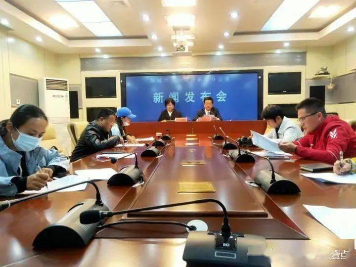 成都第七次人口普查人员_第七次人口普查图片(2)
